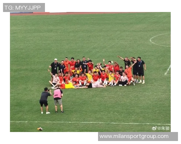 朱骏豪掷400万奖励上海橘橙冲乙成功激励更多投资者关注足球发展